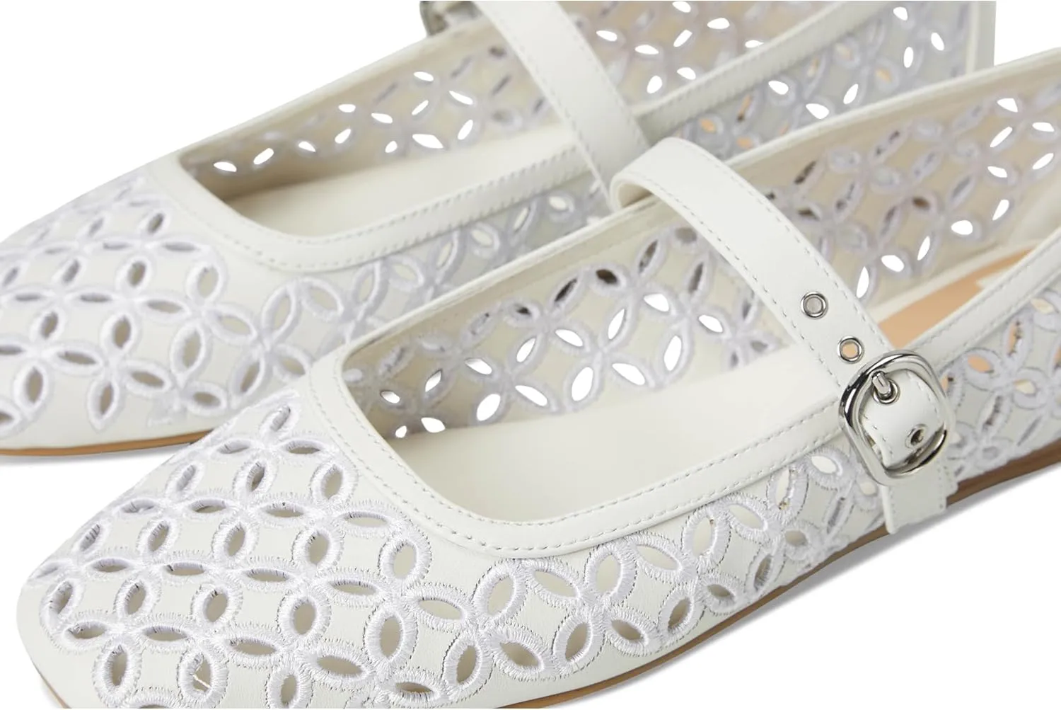 Dolce Vita Women's Rodni Eyelet Perf Ballet Flat