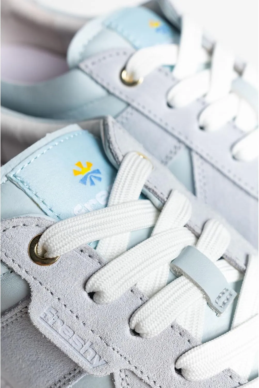 Indie Trainers. Fashion Sneakers for Women and Men. Classic Style Low-Top Street Shoes, Comfortable and Minimalist