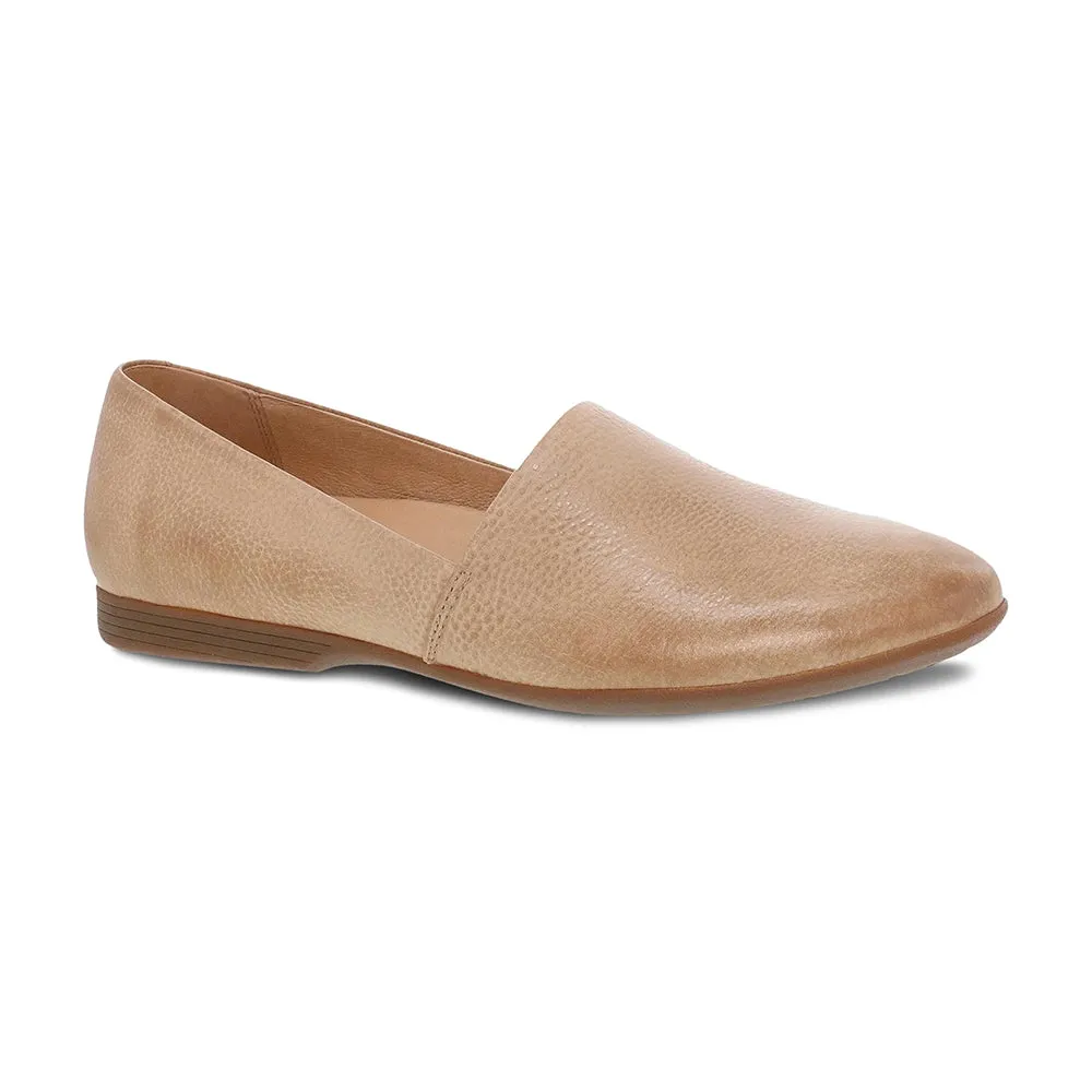 Larisa Pointed Toe Flat