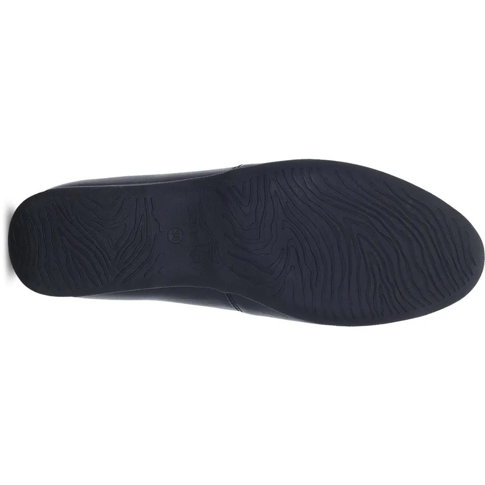 Larisa Pointed Toe Flat