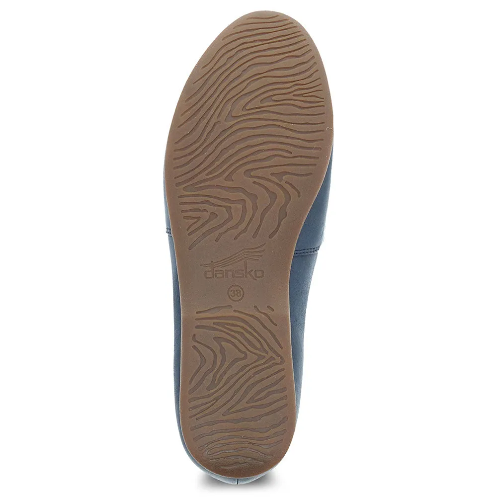 Larisa Pointed Toe Flat