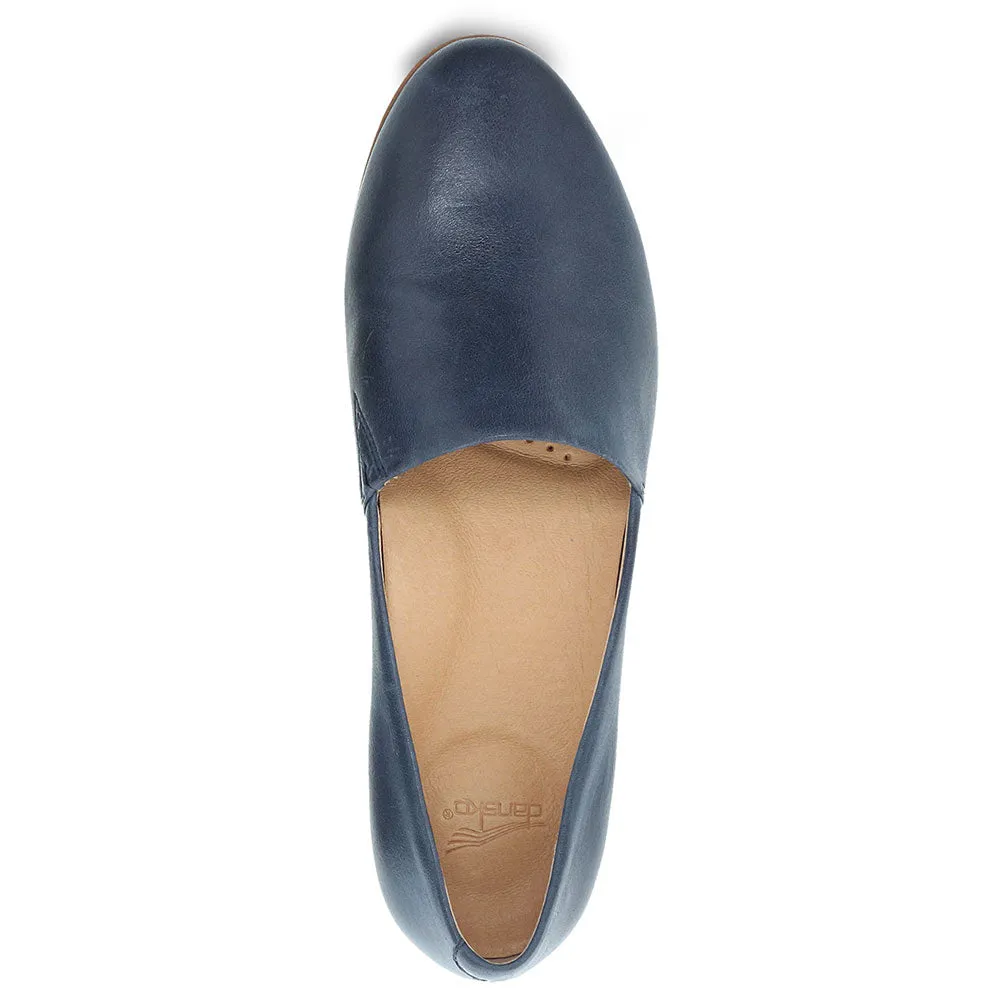 Larisa Pointed Toe Flat