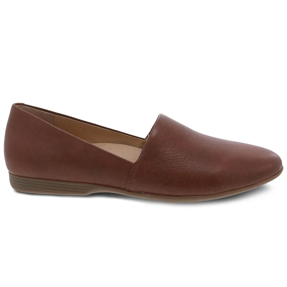 Larisa Pointed Toe Flat