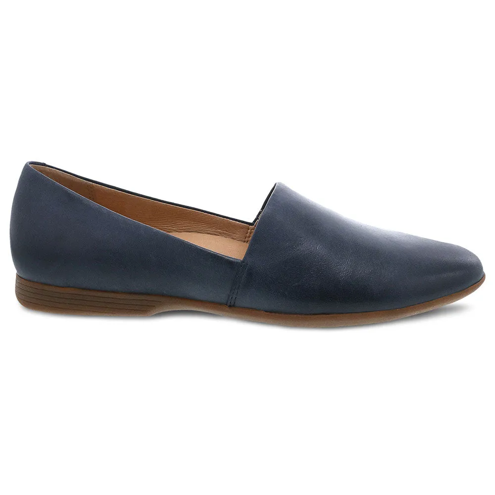 Larisa Pointed Toe Flat
