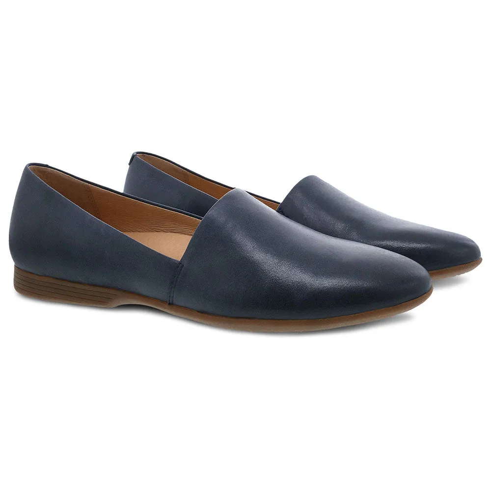 Larisa Pointed Toe Flat