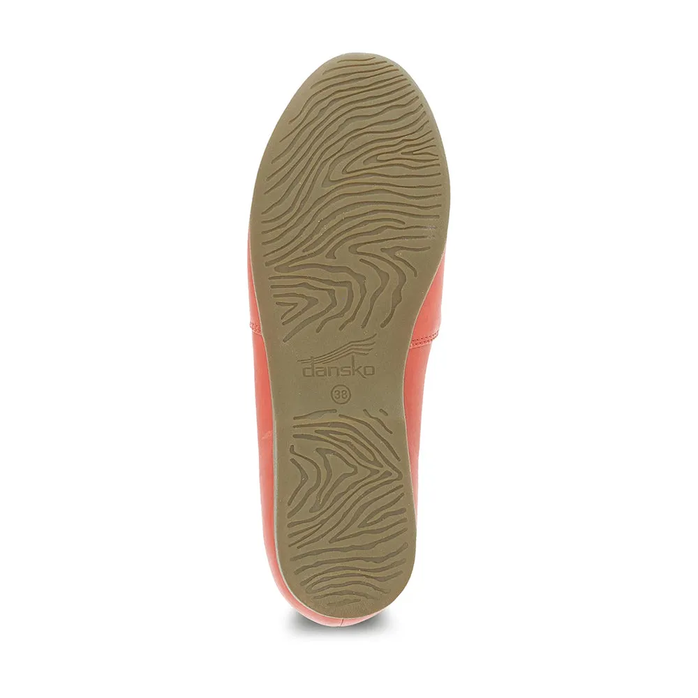Larisa Pointed Toe Flat