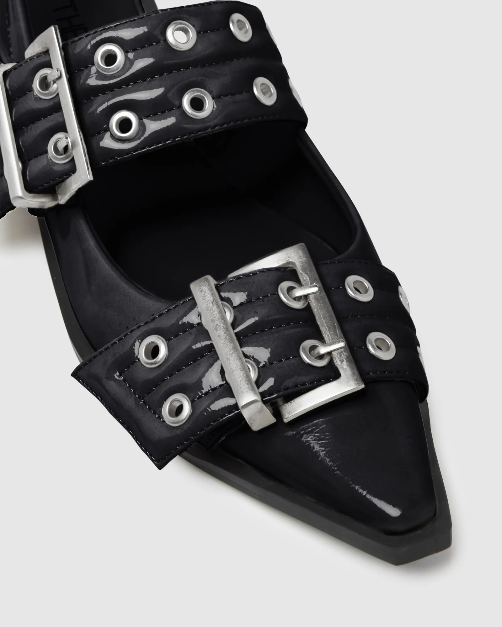 Matilda Pointed Flat