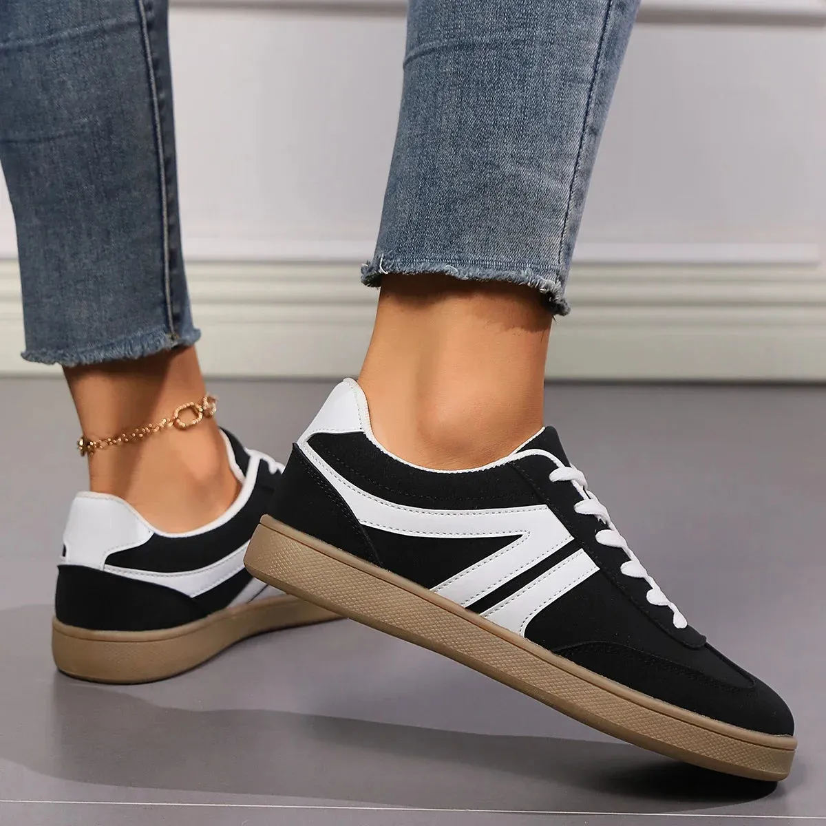 Moscow Low Top Sneaker