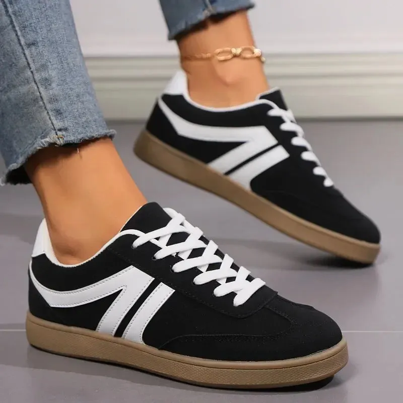Moscow Low Top Sneaker