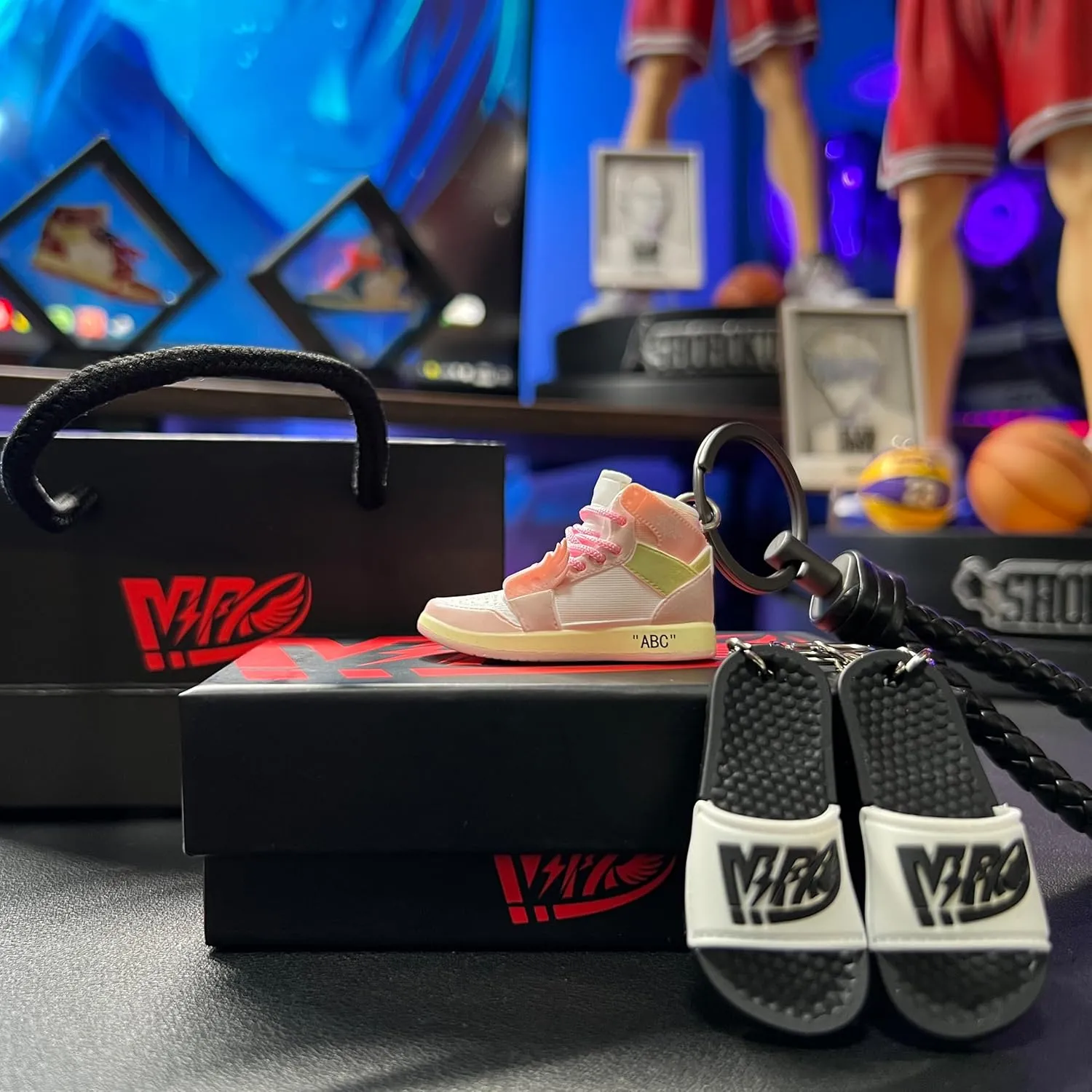 MPK 3D Sneaker Keychain for Men & Women retro in beautiful package Boyfriend and Girlfriend Perfect Valentine's Day Gift