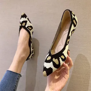 Pointed Flat Knit Shoes