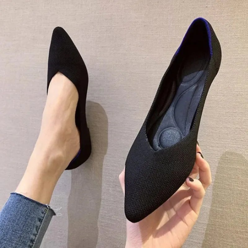 Pointed Flat Knit Shoes