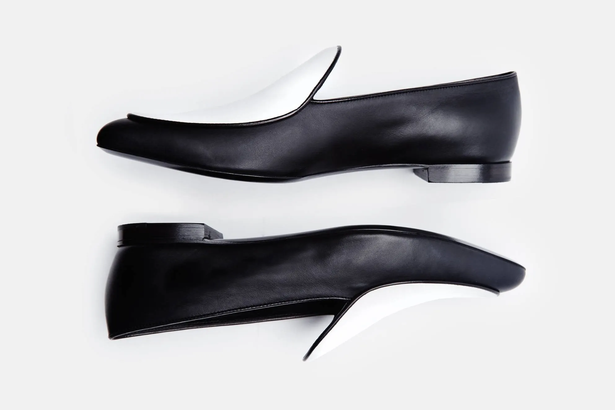 Pointed Toe Flat - Black/White