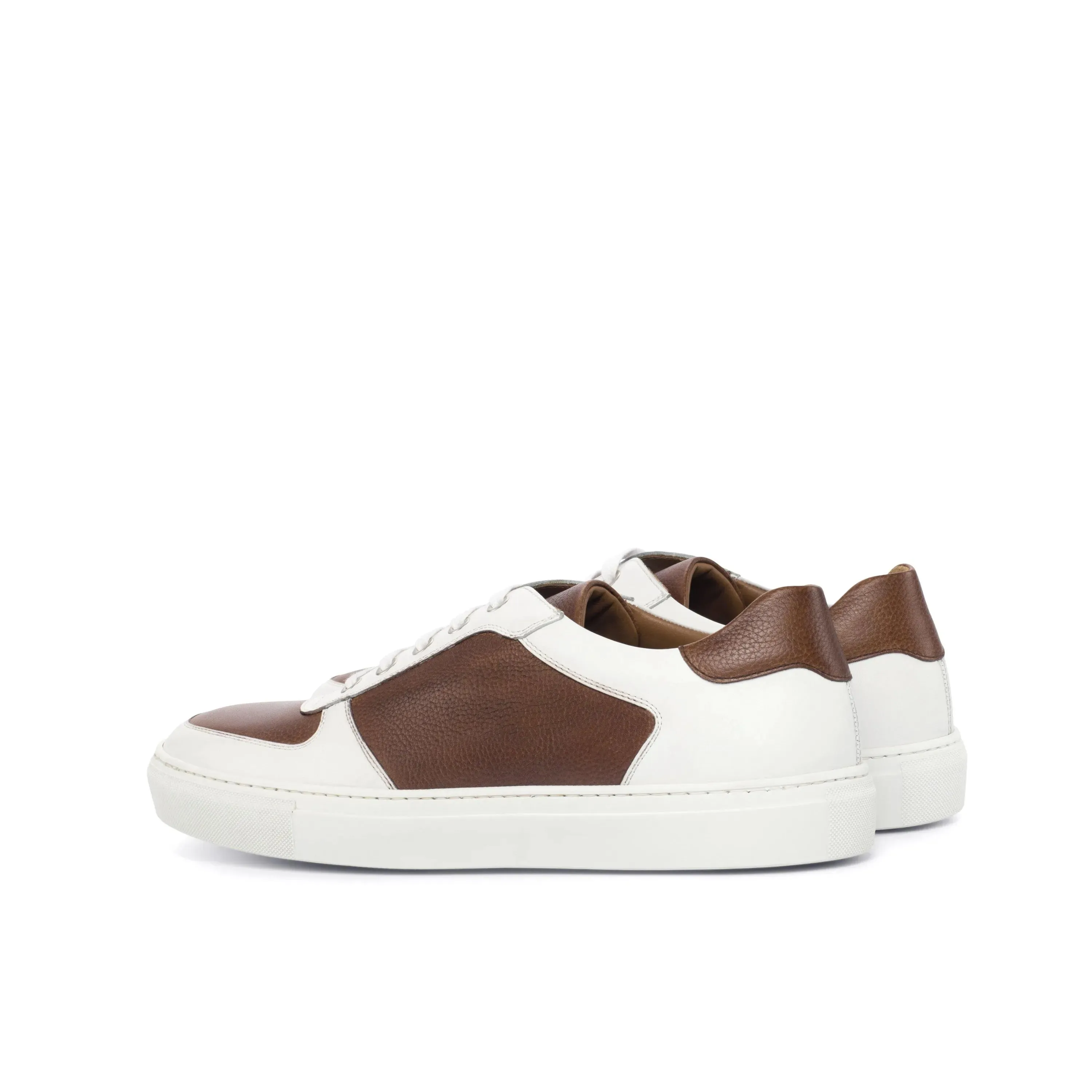 R51 Low Top Sneaker