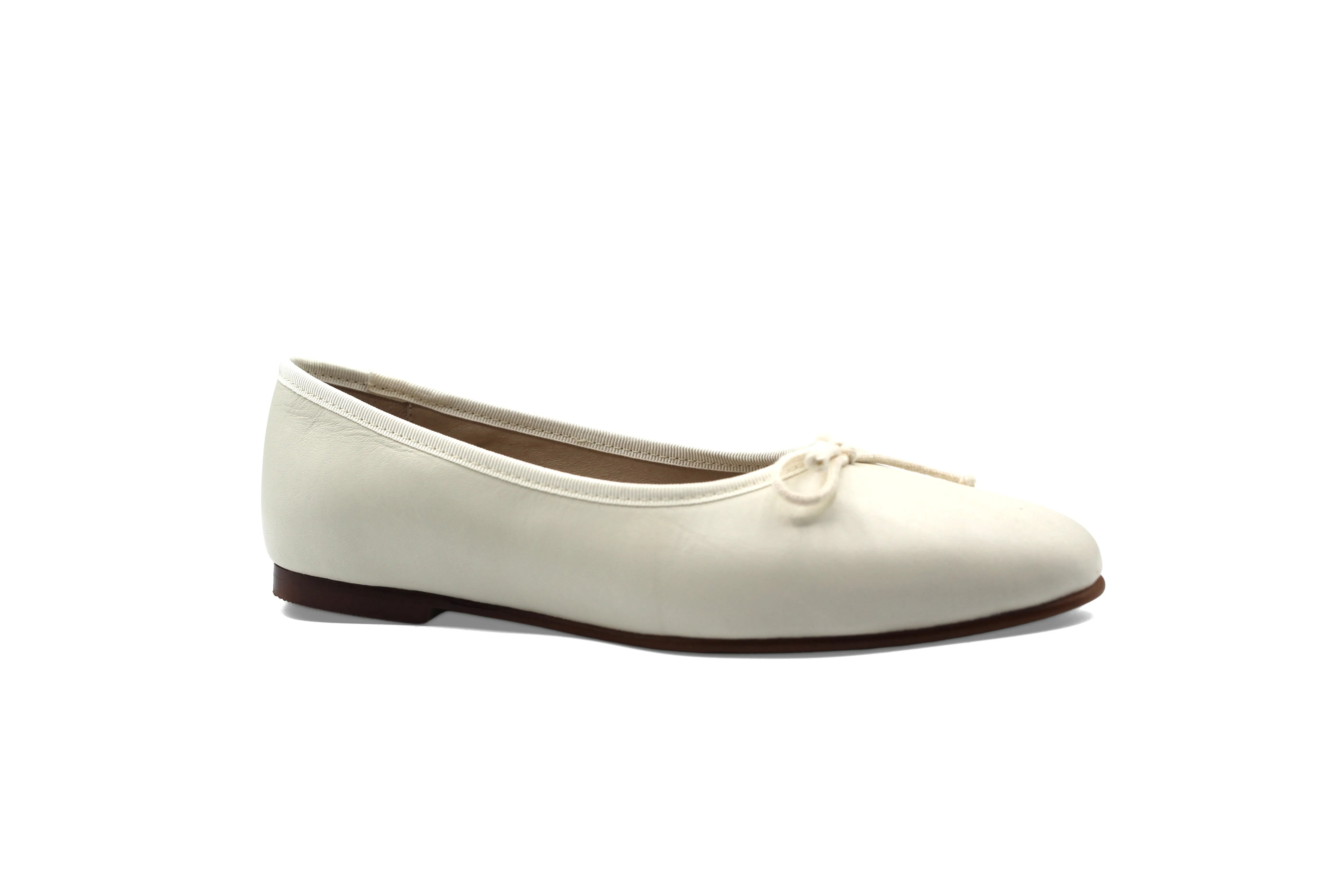 Valencia Oﬀ White Ballet Flat