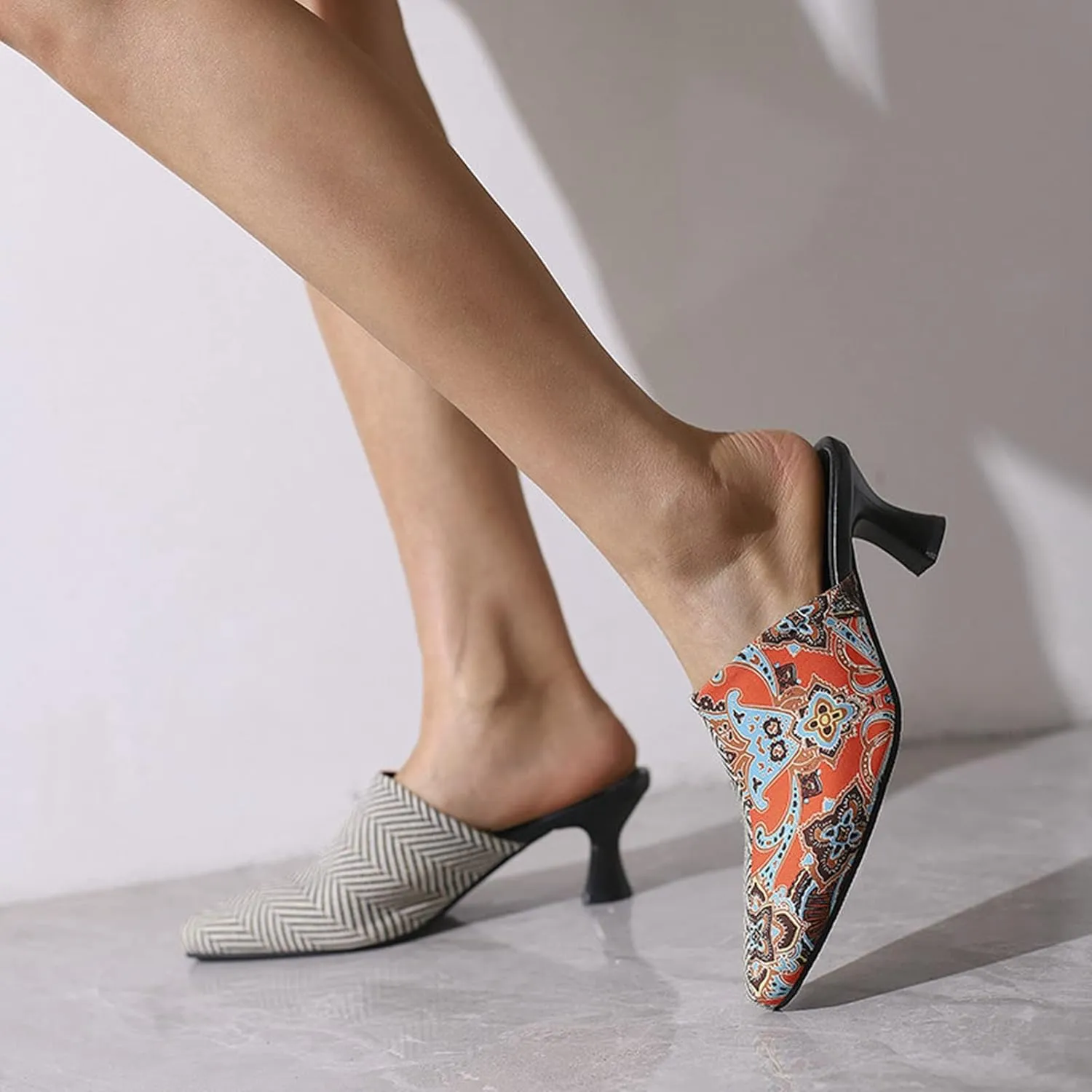 Women Fashion Closed Square Toe Mules Mid Heel Slip on Retro Two Tone Slides Casual Dress Sandals